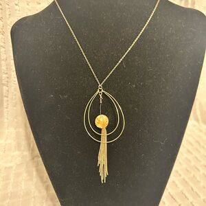 Elegant Gold Pendant Necklace